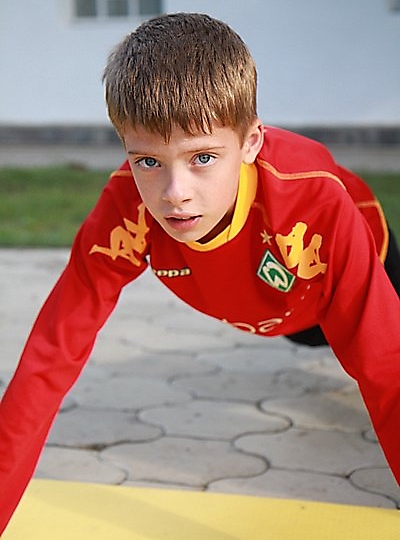 100
